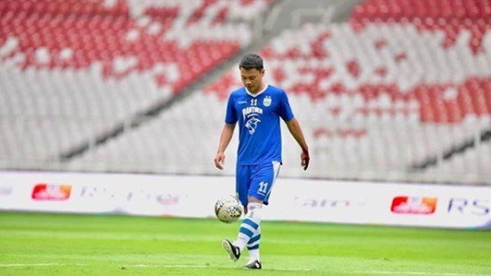Gelandang Persib Bandung, Dedi Kusnandar.
