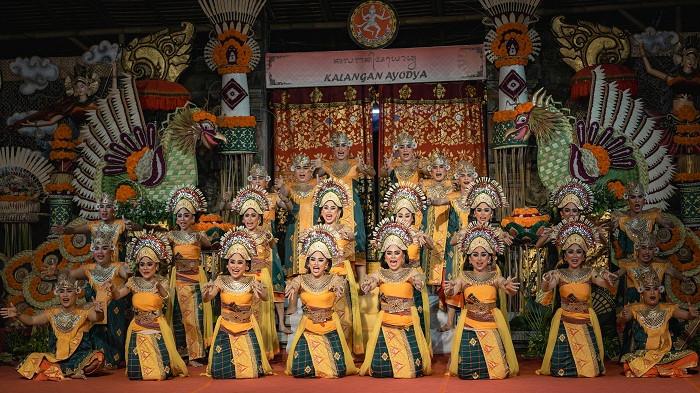 Janger tradisi remaja dari sanggar Wredaya Muni, Desa Adat Tanjung Benoa saat tampil di PKB 2025 pada Senin 14 Juli 2025 malam.
