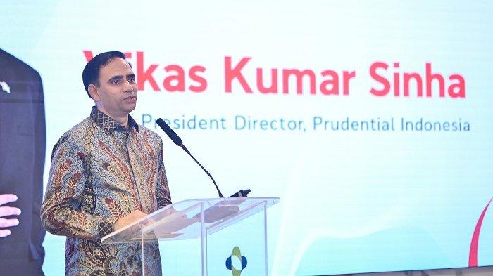Vikas Sinha, Wakil Presiden Direktur Prudential Indonesia, memberikan sambutan dalam acara peluncuran kerja sama strategis antara Prudential Indonesia dan Prudential Syariah dengan Bali International Hospital di Sanur, Bali, 12 Juli 2025.