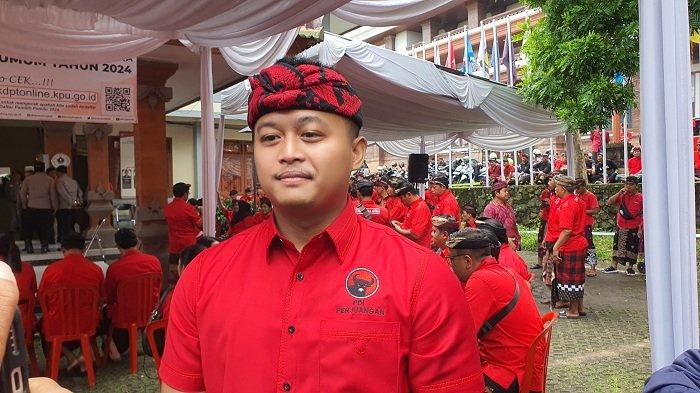 Bimanata saat ditemui di kantor KPU Badung, putra mahkota Giri Prasta ikut memperebutkan kursi DPRD Badung.