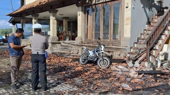 Kebakaran hebat menghanguskan beberapa hotel dan restaurant di Desa Padangbai, Kecamatan Manggis, Kabupaten Karangasem, Bali pada Minggu malam 21 Juli 2024.