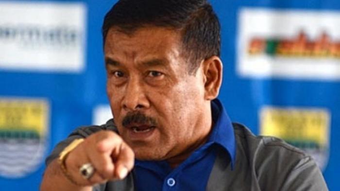 Umuh Muchtar mengungkapkan kriteria pelatih baru Persib Bandung.
Kriteria pelatih yang dicari Persib Bandung ialah dapat menyesuaikan diri dan mengenal karakter pemain dengan cepat.