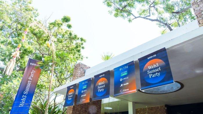 Di tengah perhelatan festival Crypto terbesar di Indonesia Coinfest Asia 2023, aplikasi PINTU merayakan Coinfest Week dengan menghadirkan BUIDLRS Web3 Sunset Gathering bagi para developer dan investor Web3.
Event BUIDLRS kali ini mengusung tema 'Accelerating Web3 Mass Adoption in Southeast Asia (SEA)' yang berlokasi di Akua de Bilbao, Jimbaran, Bali. Kegiatan ini merupakan kolaborasi PINTU dengan Circle, Saison Capital, FiVerse, dan Risedle.