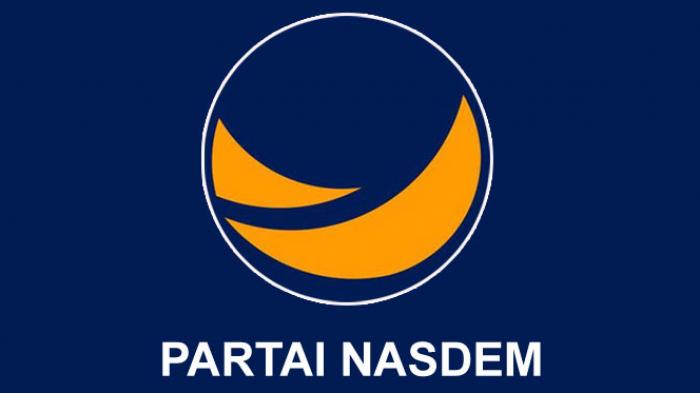 Puluhan kader dan simpatisan NasDem Bali, berkumpul di kantor DPW NasDem Bali di Renon, Denpasar, Jumat (14/7/2023).
Mereka bersiap untuk berangkat ke Jakarta, mengikuti Apel Siaga Perubahan yang digelar oleh DPP NasDem di Gelora Bung Karno, Jakarta pada Minggu (16/7/2023) mendatang.
Tak hanya naik pesawat untuk berangkat ke Jakarta, kader dan simpatisan NasDem Bali ada yang berangkat mengendarai bus.