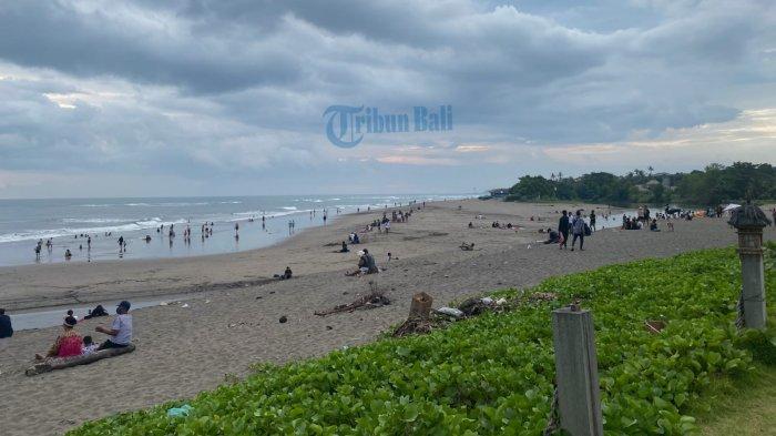 Pantai Berawa - Plt. Kepala Badan Pendapatan Daerah (Bapenda) Badung, Ni Putu Sukarini, saat dikonfirmasi Senin, 21 Agustus 2023 mengakui jika parkir tersebut masih menunggak pajak.
Bahkan parkir Pantai Berawa telah terdaftar sebagai wajib pajak sejak 1 Juni 2022.