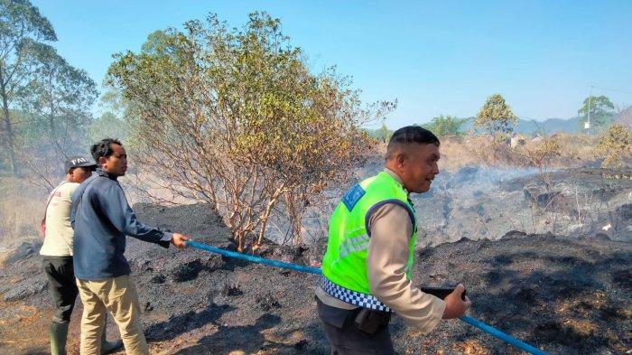Upaya pemadaman kebakaran di Blok Rejeng kawasan hutan Gunung Batur Bukit Payang. Kamis (19/10/2023)