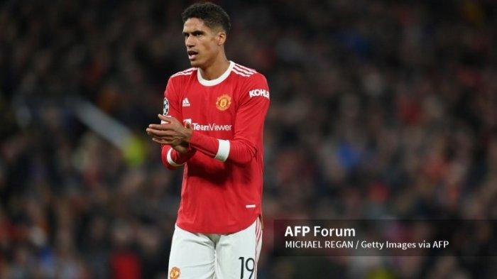 Pemain Manchester United Raphale Varane sedang mengalami cedera, Varane absen saat laga Leicester City vs Manchester United pada 16 Oktober 2021 mendatang