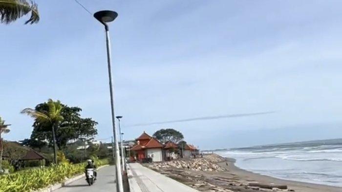 Situasi Pantai Batu Belig, Kerobokan, Kuta Utara Badung setelah dilakukan penataan beberapa waktu lalu.