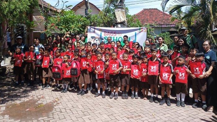 Dalam upaya menunjukkan komitmen, terhadap tanggung jawab sosial, Swiss-Belhotel International Regional Bali menggelar program CSR bertajuk “Bags to School” pada 20 Desember 2024 di SDN 1 Sakti, Nusa Penida.