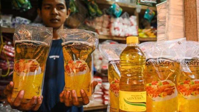 MINYAK GORENG - Jelang kenaikan Harga Eceran Tertinggi (HET), penyaluran Domestic Market Obligation MinyaKita masih jauh di bawah target.