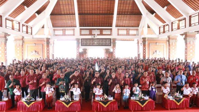 Peringatan Hari Anak Nasional Penerbit Erlangga Gelar Seminar yang didukung oleh Bupati Tabanan dengan menggelar acara Gebyar PAUD di Gedung I Ketut Maria, Senin 24 Juli 2023.
