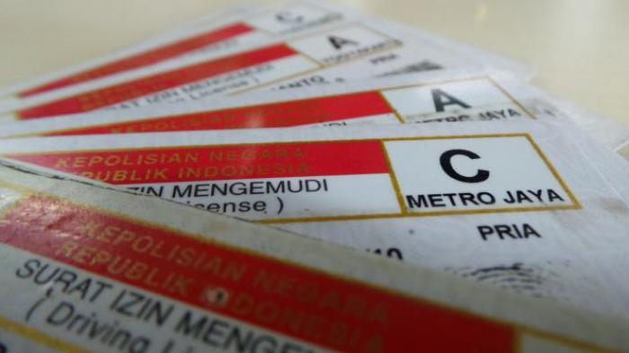 Ilustrasi SIM - BPJS Kesehatan menjadi persyaratan wajib dalam proses memperpanjang Surat Izin Mengemudi (SIM). Kebijakan ini sudah diberlakukan sejak 1 Juli 2024.