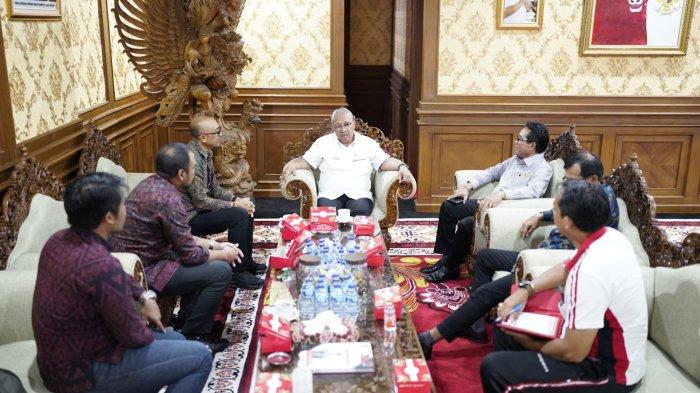 Ketua DPRD Badung saat menerima PT Jasa Marga Bali Tol beberapa waktu lalu.