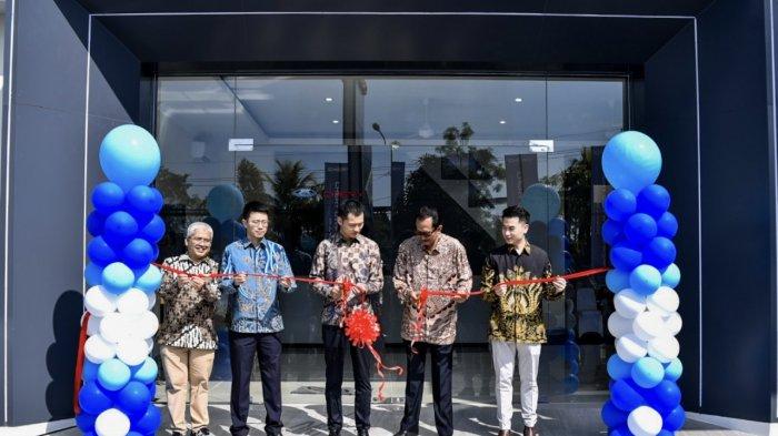 PT Chery Sales Indonesia (CSI) dan PT Dwipa Sinar Bakungan meresmikan diler Chery Dwipa Denpasar di Bali.
Diler Chery Dwipa Denpasar menjadi diler ke-29 dari rencana Chery untuk membuka 60 dealer di seluruh Indonesia pada tahun ini.