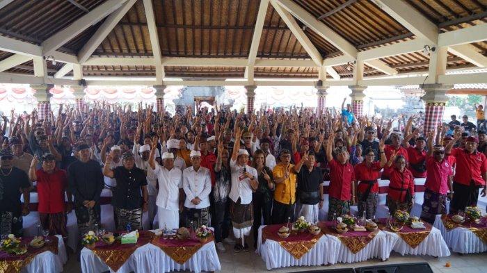 Kampanye terbuka paslon Gubernur Bali Nomor 2 Wayan Koster dan Giri Prasta (Koster-Giri) di Bale Adat Desa Aan Kecamatan Banjarangkan Klungkung, Senin 7 Oktober 2024 dihadiri ribuan warga. Koster-Giri komit ingin bangun Shortcut di Nusa Penida, pelebaran jalan raya, dan penyediaan air bersih