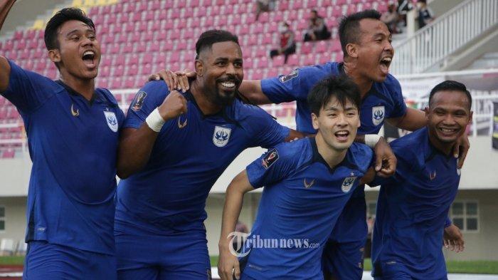 Update Klasemen Piala Presiden 2022 Grup A, jelang derbi Jateng Persis Solo vs PSIS Semarang. SELEBRASI PEMAIN PSIS - PSIS Semarang sukses menjadikan Persita Tangerang sebagai lumbung gol saat kedua tim berlaga di laga perdana Grup A Piala Presiden 2022 di Stadion Manahan Solo, Senin (13/6/2022) sore. PSIS menang telak 6-1 dalam laga ini. Masing-masing gol di cetak oleh Oktafianus Fernando '16, Carlos Fortes '36, '78, Taisei Marukawa '40, Hari Nur Yulianto '51, dan Rachmad Hidayat '88. Sementara gol Persita dicetak oleh Ramiro Fergonzi lewat tendangan penalti '54. //TRIBUN JATENG/Franciskus Ariel Setiaputra