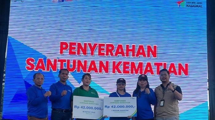 Badan Penyelenggara Jaminan Sosial Ketenagakerjaan (BPJamsostek) Bali, Nusa Tenggara dan Papua (Banuspa) membayarkan klaim jaminan kematian.
Terhadap 2 keluarga karyawan BPR, yang meninggal dunia disela-sela acara Perbarindo Bali yakni Fun Walk dalam rangka Hari BPR BPRS Nasional 2025 di Lapangan Timur Bajra Sandhi, Renon yang dihadiri oleh Gubernur Bali.
