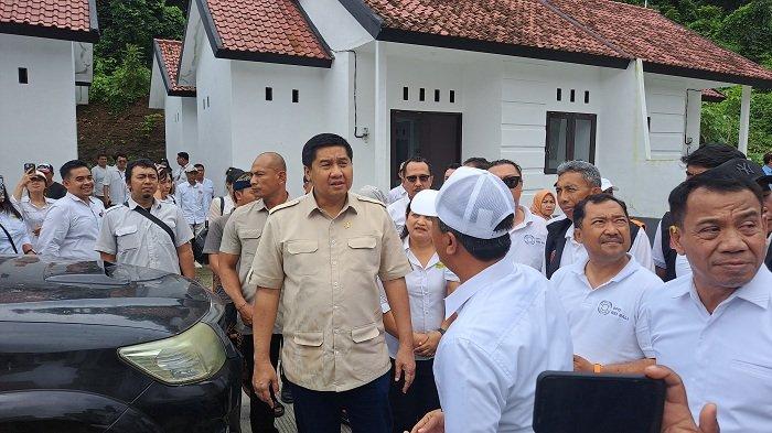 KUNJUNGAN KERJA - Menteri Perumahan dan Kawasan Pemukiman (PKP) RI Maruarar Sirait saat melakukan kunjungan kerja ke Buleleng, Selasa (28/1/2025). Pada kunjungan itu Menteri PKP Menegaskan agar pembangunan rumah bersubsidi tidak memanfaatkan lahan pertanian produktif.