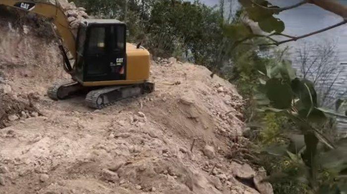Warga diresahkan dengan aktivitas pengerukan tebing di kawasan Desa Lembongan, Kecamatan Nusa Penida, Kabupaten Klungkung.
