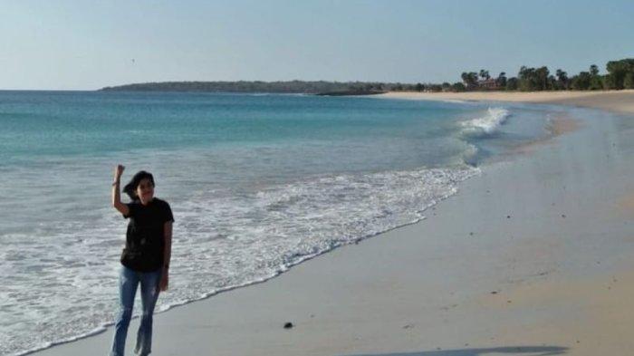 WISATA UNGGULAN - Pantai Liman di Pulau Semau Kabupaten Kupang Provinsi Nusa Tenggara Timur menjadi lokasi wisata unggulan karena memiliki pemandangan alam yang indah dan bentangan pasir putih sepanjang tepi Pantai Liman.
