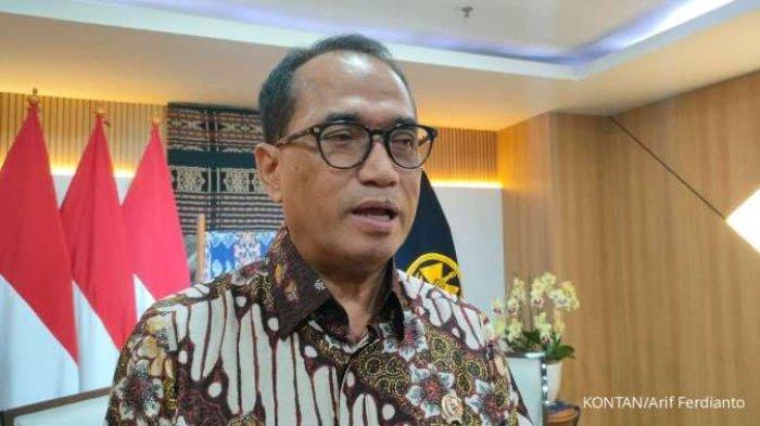 BERI KETERANGAN - Menteri Perhubungan, Budi Karya Sumadi saat memberi keterangan. Ia bicara soal maskapai Lion Group yang yang menguasai penerbangan dalam negeri.