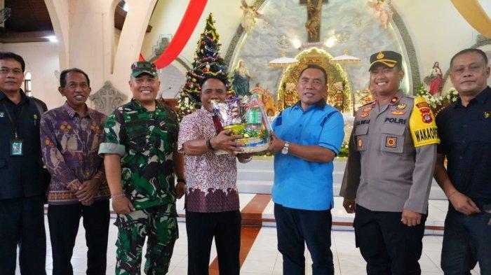 Jajaran Forkopimda melaksanakan Safari Natal ke sejumlah Gereja yang ada di Kabupaten Jembrana, Selasa 24 Desember 2024.