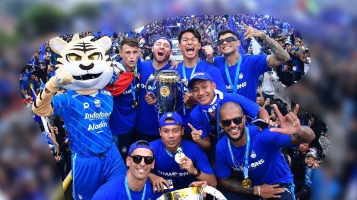 aksi selebrasi pemain Persib Bandung saat jadi juara Liga 1 musim 2023-2024.