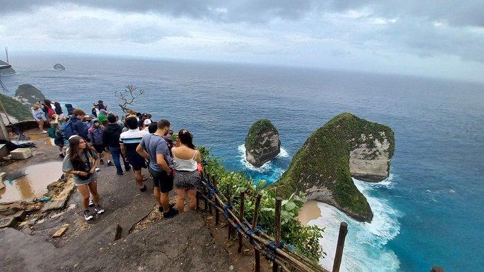 Suasana di Pantai Kelingking, Nusa Penida, beberapa waktu lalu.