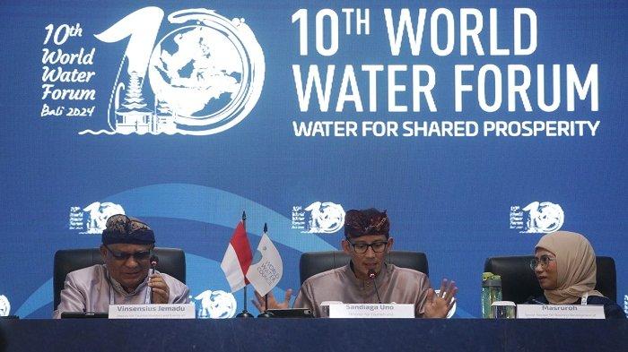 Peredaran Uang - Menparekraf Sandiaga Uno saat konferensi pers di Media Center World Water Forum ke-10, Nusa Dua, Badung, Senin (20/5). Sandiaga memprediksi uang yang akan dibelanjakan delegasi WWF bis amencapai Rp 1,5 triliun.