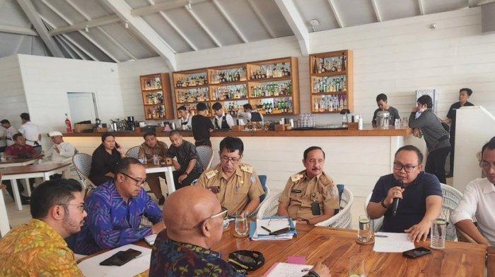 SAAT SIDAK - DPRD Bali bersama Satpol PP, Dinas Tenaga Kerja dan ESDM, Dinas Pariwisata, Dinas Lingkungan Hidup dan stakeholder lainnya sidak ke Finns Beach Club, Senin (21/10).