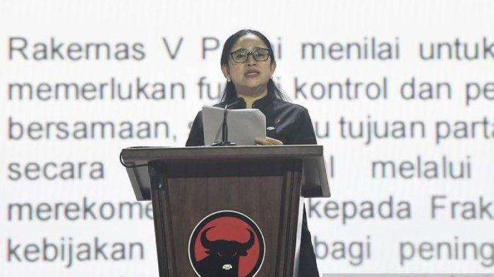 RAKERNAS - Ketua DPP PDIP, Puan Maharani membacakan rekomendasi eksternal saat penutupan Rakernas V PDIP di Beach City International Stadium, Ancol, Jakarta, beberapa waktu lalu. Puan mempertimbangkan mengusung Kaesang Pangarep di Pilkada Jawa Tengah 2024.