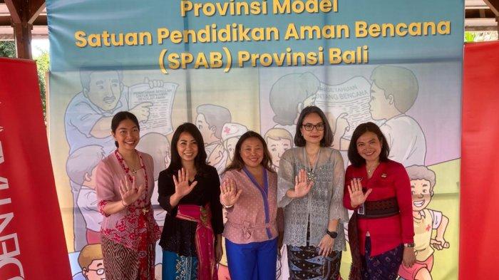 Stop Kekerasan - Dalam rangka meningkatkan kesiapsiagaan dan perlindungan pendidikan, tenaga kependidikan, dan peserta didik terhadap ancaman bencana, PT Prudential Life Assurance (Prudential Indonesia) bersama Prudence Foundation, berkolaborasi dengan Yayasan Plan International Indonesia (Plan Indonesia) meluncurkan program Provinsi Model Satuan Pendidikan Aman Bencana (SPAB) atau Comprehensive School Safety (CSS) di Provinsi Bali.