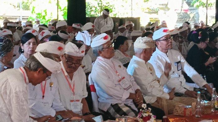 Paruman Agung II MDA Bali di wantilan Pura Samuan Tiga, Desa Bedulu, Blahbatuh, Gianyar, Bali, Senin 5 Agustus 2024.