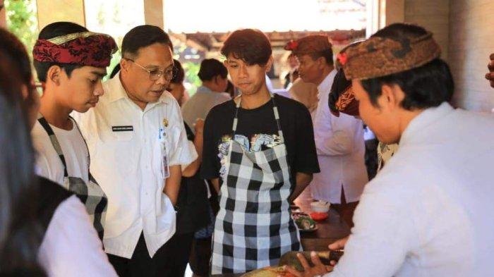 PENILAIAN - Desa Bakas, Kecamatan Banjarangkan, Klungkung menjalani tahapan penilaian lapangan oleh tim penilai Lomba Kreativitas Inovasi Teknologi Masyarakat, Bali Swacitta Nugraha, Rabu (12/6).
