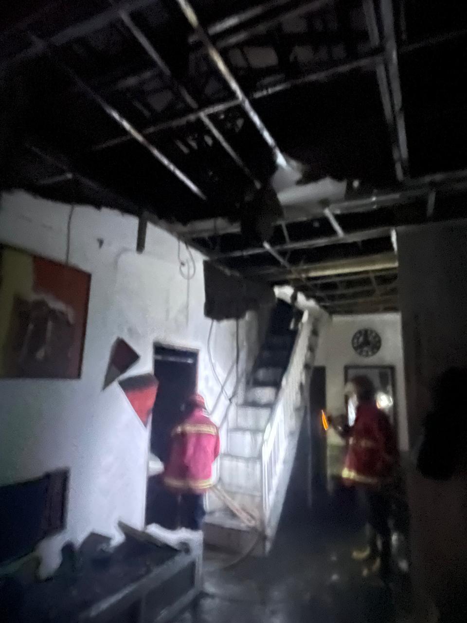 Kebakaran rumah tempat tinggal di di Jalan Halmahera No. 47 A, Desa Dauh Puri Klod, Denpasar Barat, Denpasar, Bali, pada Selasa 2 Juli 2024 malam - HASIL Olah TKP, Kebakaran Rumah 2 Lantai di Jalan Halmahera Bali Dipicu Korsleting Mesin Pompa Air