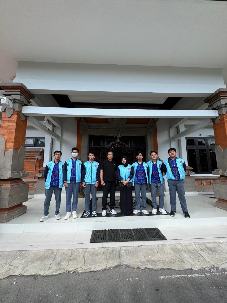 Pada Hari Guru Nasional dan peringatan Hari PGRI yang ke-79 SMAN 1 Denpasar bergelimang prestasi baik nasional maupun internasional baik prestasi akademis maupun prestasi non akademis