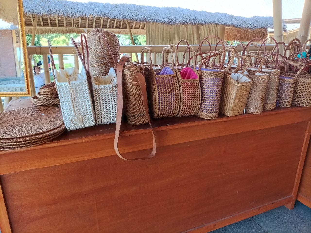 Kerajinan Tangan Ata Aksana Raya di Karangasem Bali - UMKM Ata Aksana Raya: Kerajinan Tangan Berkualitas dari Karangasem Bali