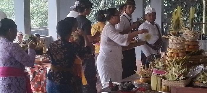 Upacara pecaruan yang cukup besar dilakukan di Ayu Terra Resort, Desa Kedewatan, Ubud, Gianyar, Bali, Selasa 5 September 2023.