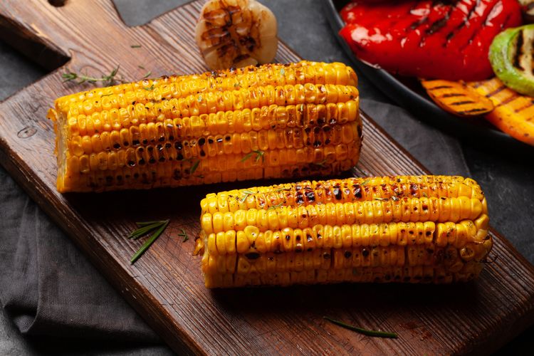 Ilustrasi - Resep Jagung Bakar Balado Hingga Jagung Bakar Saus Korea, Camilan Akhir Tahun Untuk Keluarga