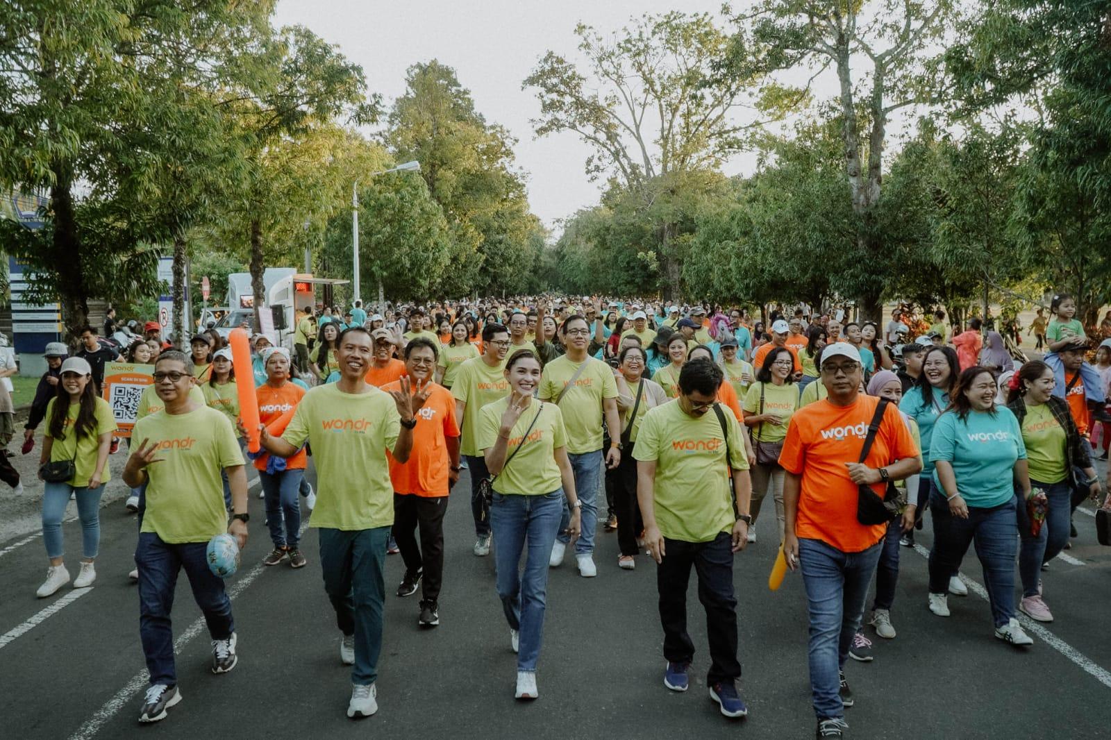 PT Bank Negara Indonesia (Persero) Tbk atau BNI Kantor Wilayah 08 memeriahkan HUT ke-78 dengan menggelar kegiatan wondrPARADE di Car Free Day (CFD) Lapangan Renon Denpasar, Minggu 21 Juli 2024. Acara ini merupakan bagian dari rangkaian sosialisasi aplikasi perbankan terbaru BNI, wondr by BNI, kepada masyarakat.