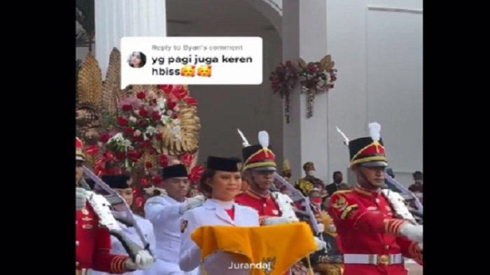 I Dewa Ayu Firsty Meita Dewanggi (tengah) pembawa baki bendera pusaka saat 17 Agustus 2022.