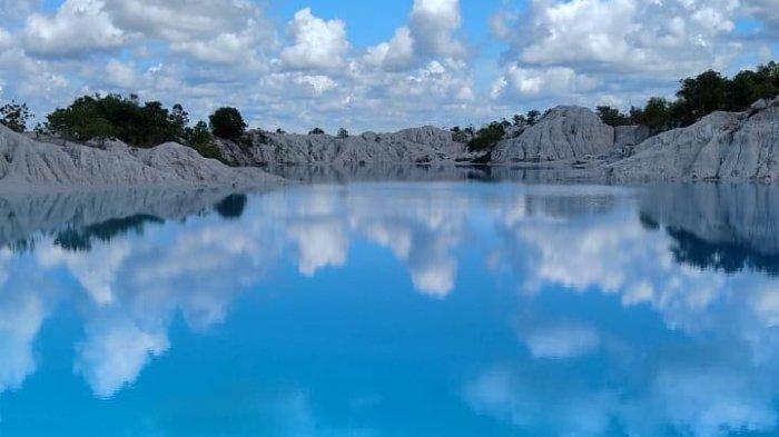 Destinasi Wisata Danau Kaolin di Desa Nibung, Kecamatan Koba, Kabupaten Tengah