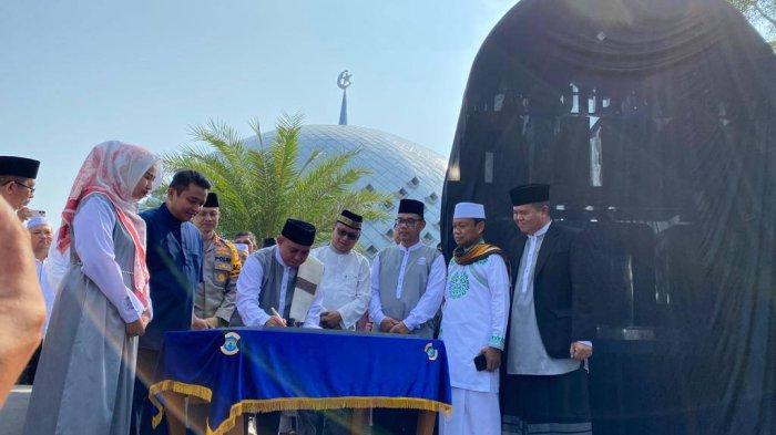 Peresmian masjid Agung kubah Timah di Jalan Jenderal Sudirman Kota Pangkalpinang, Jumat (10/11/2023)/