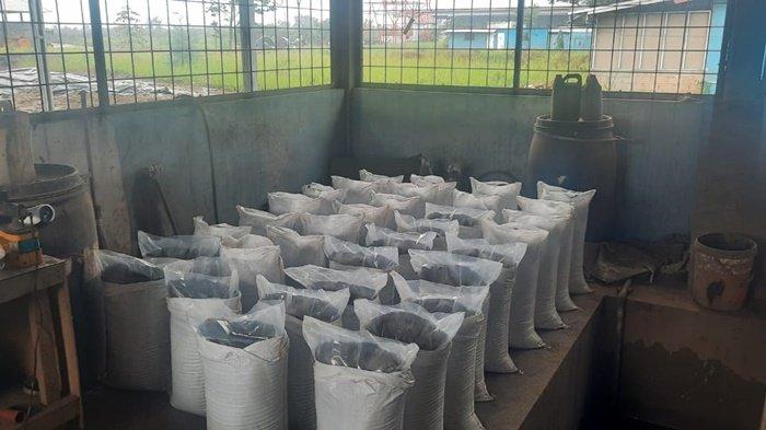 Pupuk tanaman yang dibuat dari bahan baku FABA dan campuran sisa hewan laut