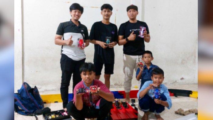 Komunitas NFX Tamiya Mentok menggelorakan kembali mainan anak yang banyak dimainkan di era 90-an. Foto diambil, Sabtu (9/3/2024).