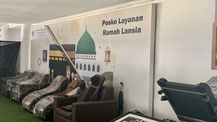 Asrama Haji Embarkasi Jakarta-Bekasi menyediakan alat pijat refleksi dan treadmill yang bisa digunakan calon jemaah haji secara gratis, Rabu (8/5/2024)