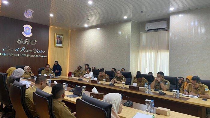 Pemerintah Kota (Pemkot) Pangkalpinang menggelar rapat Internal Tim Percepatan Penurunan Stunting (TPPS) Kota Pangkalpinang, Senin (13/5/2024) di Smart Room Center (SRC) Kantor Wali Kota Pangkalpinang.