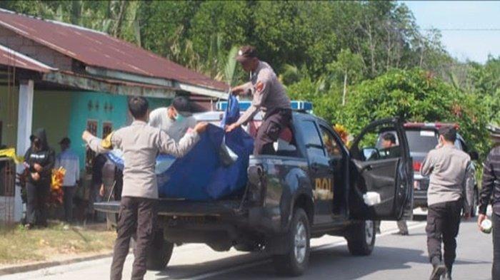 Evakuasi mayat perempuan yang dibunuh di Belitung Timur
