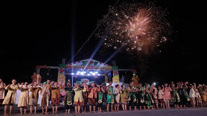 PBBF 2025 -- PLN Hadirkan Listrik yang aman dalam, Kemeriahan gelaran PBBF 2025 yang berlangsung di pantai Tanjung Pendam Belitung, Provinsi Kepulauan Bangka Belitung ( Babel ).