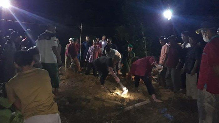 MENINGGAL DIGIGIT ULAR - Korban meninggal dunia bernama Zainal (37) warga Dusun Lingkun, Desa Penyampak, Kecamatan Tempilang, karena digigit ular di kebun sawit, pada Minggu (15/6/2025) Dusun Lingkun Desa Penyampak, Kecamatan Tempilang, Kabupaten Bangka Barat.